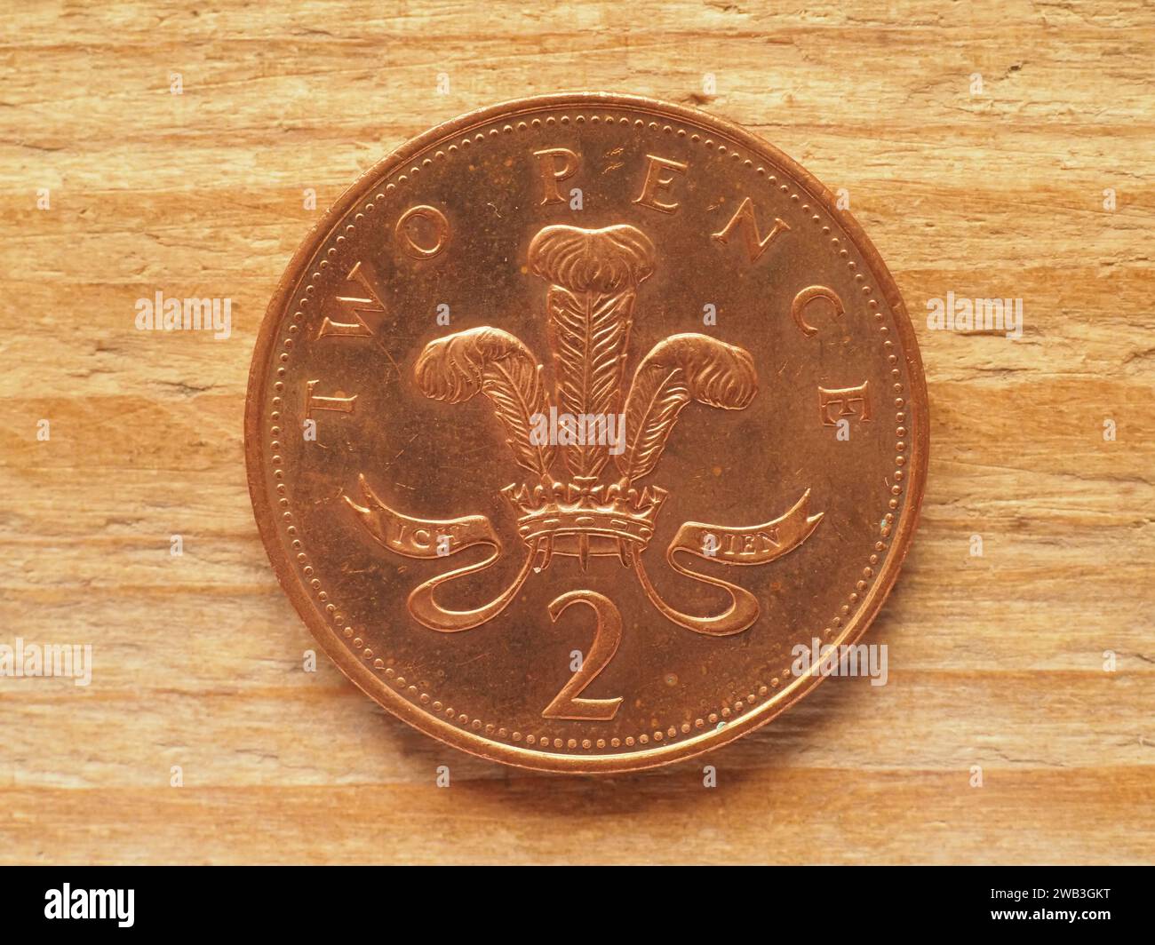 LONDRES, Royaume-Uni - CIRCA 2022 : Two Pence coin Obverse face montrant Un portrait de la reine Elizabeth II, monnaie du Royaume-Uni Banque D'Images