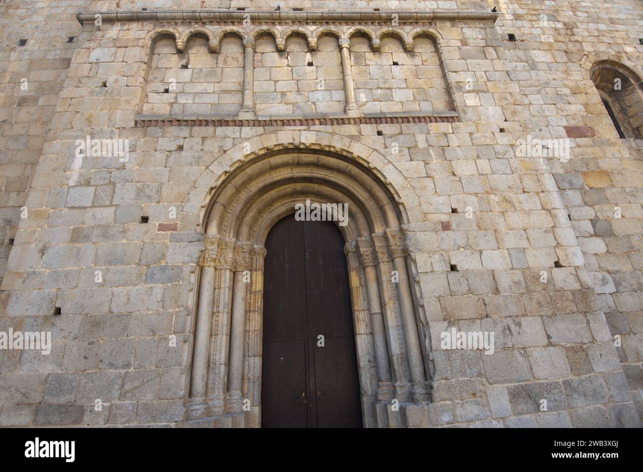 Porte de la cathédrale Santa Maria d’Urgell, la Seu d’Urgell, province de Lleida, Catalogne, Espagne Banque D'Images