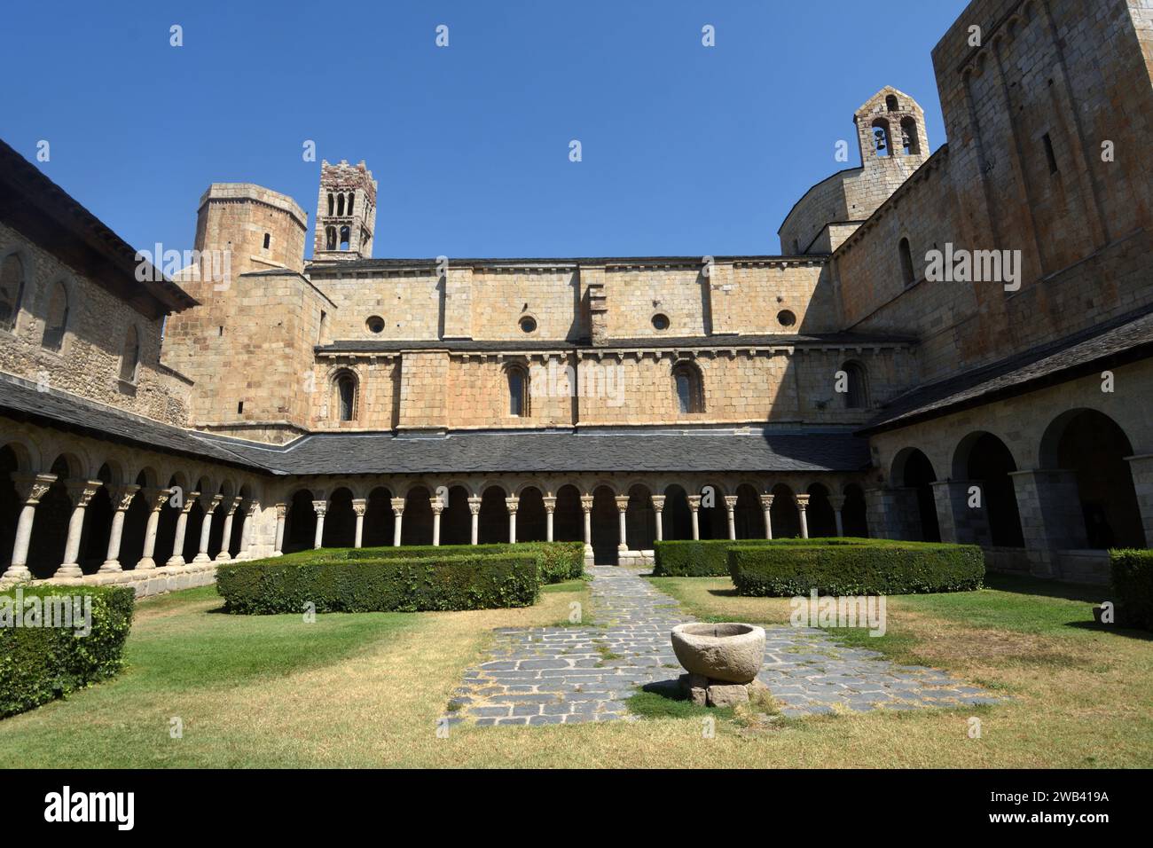 Cloître de la cathédrale Santa Maria d’Urgelll, la Seu d’Urgell, province de Lleida, Catalogne, Espagne Banque D'Images