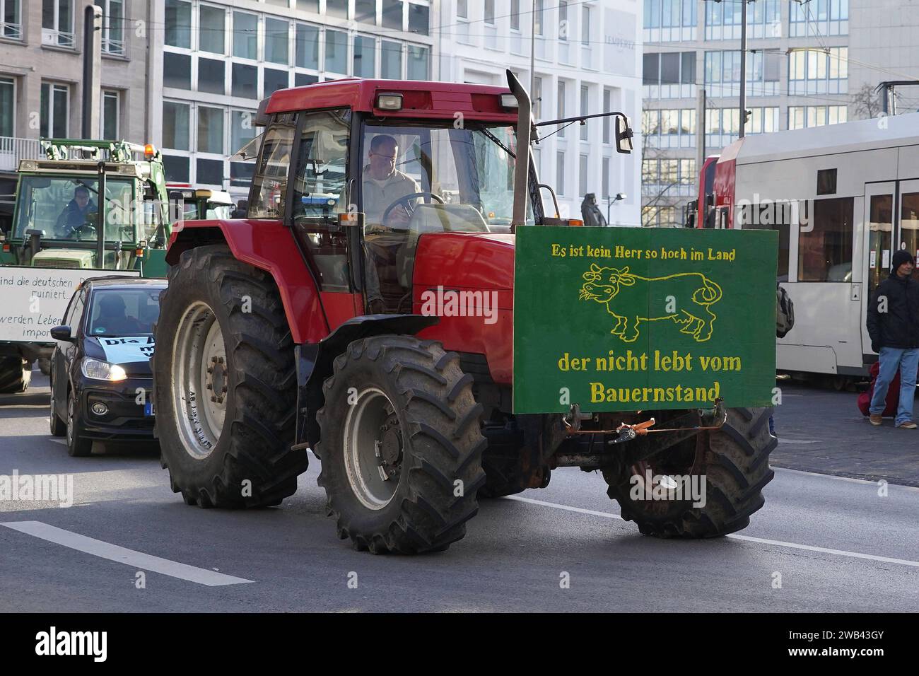 Köln, Bauern Demo, Bauern Proteste In Köln, Bauern Blockieren Mit Ihren ...