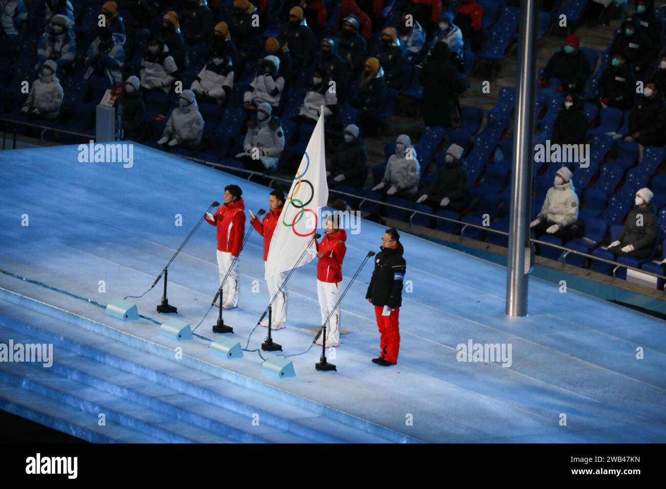 4 FÉVRIER 2022 - Pékin, Chine : le skieur de fond Wang Qiang, l'athlète de demi-lune Liu Jiayu, le juge des aérodromes Tao Yongchun et le chef des Chinois Banque D'Images