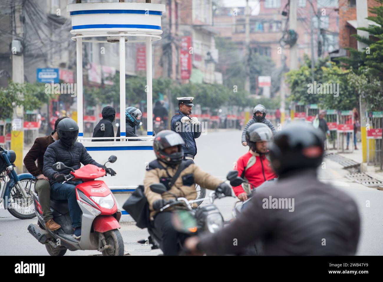 Katmandou, Népal- avril 20,2019 rues animées de Katmandou bondées de divers véhicules de transport. Banque D'Images