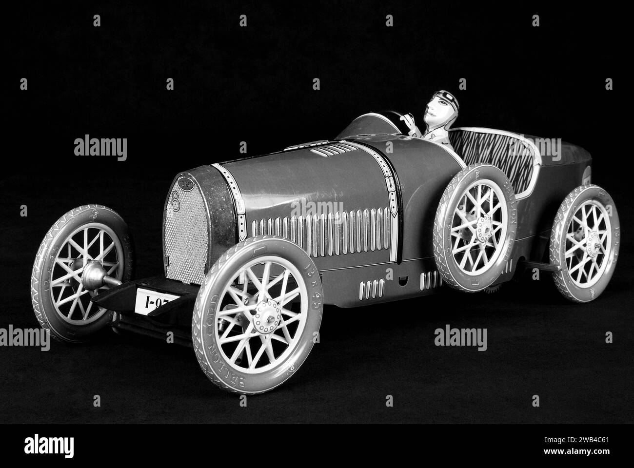 Jouet voiture de course Bugatti (type 35) jouet Paya, fabrication contemporaine en acier lithographié estampé longueur : 50 cm Collection privée Banque D'Images