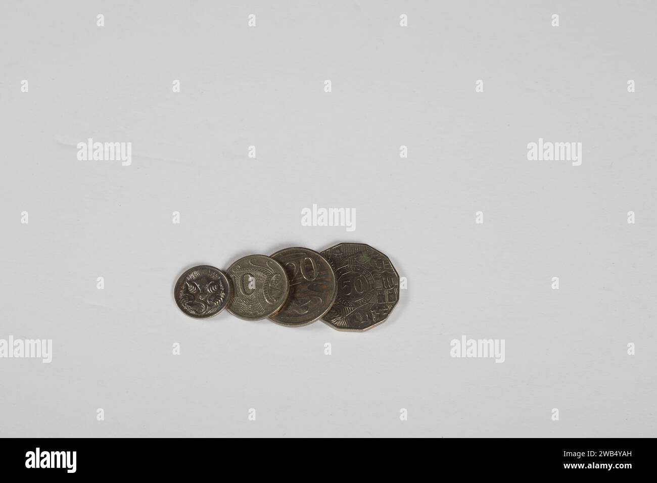 Monnaie australienne, billets en polymère et pièces de monnaie mettant en vedette des animaux australiens sur la face avant et la reine Elizabeth II sur la face arrière! Banque D'Images