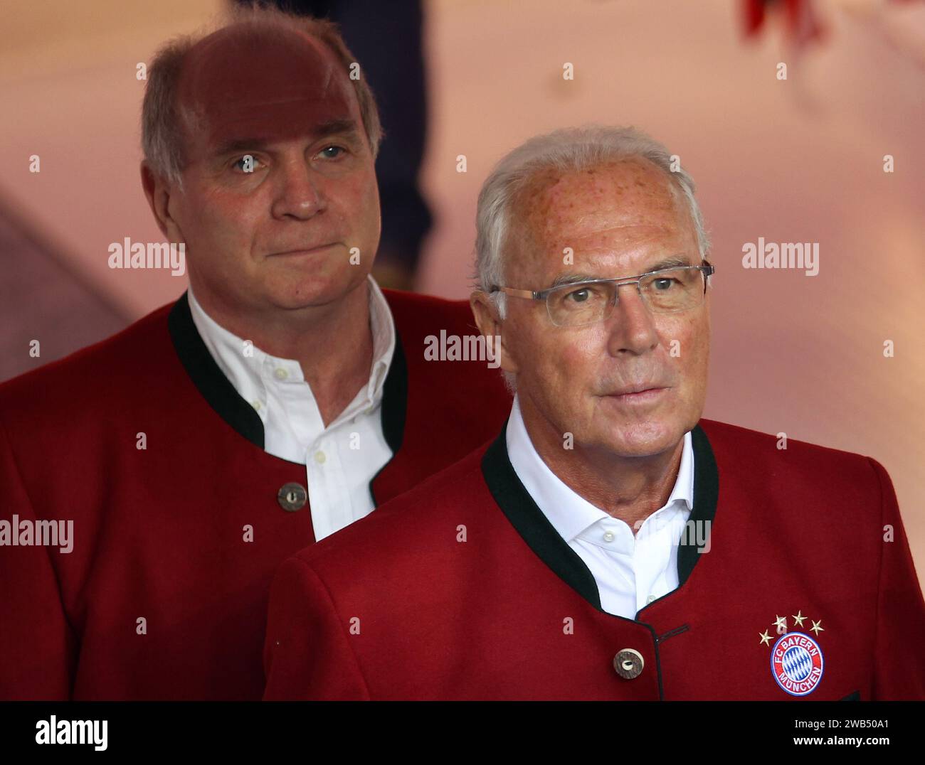 Uli Hoeness Hoene§ mit Franz Beckenbauer Feierlichkeiten des deutschen Fussball Meister 2016 FC Bayern MŸnchen FC Bayern MŸnchen - Hannover 96 1 Fussball Bundesliga saison 2015 / 2016 © diebilderwelt / Alamy stock Banque D'Images