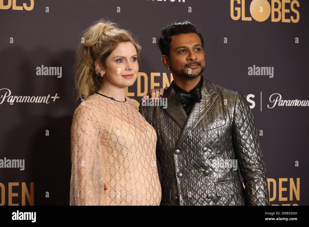 Beverly Hills, États-Unis. 07 janvier 2024. (G-D) Rose McIver et Utkarsh Ambudkar posent dans la salle de presse lors de la 81e édition annuelle des Golden Globe Awards au Beverly Hilton le 07 janvier 2024 à Beverly Hills, en Californie. Photo : crash?imageSPACE crédit : Imagespace/Alamy Live News Banque D'Images