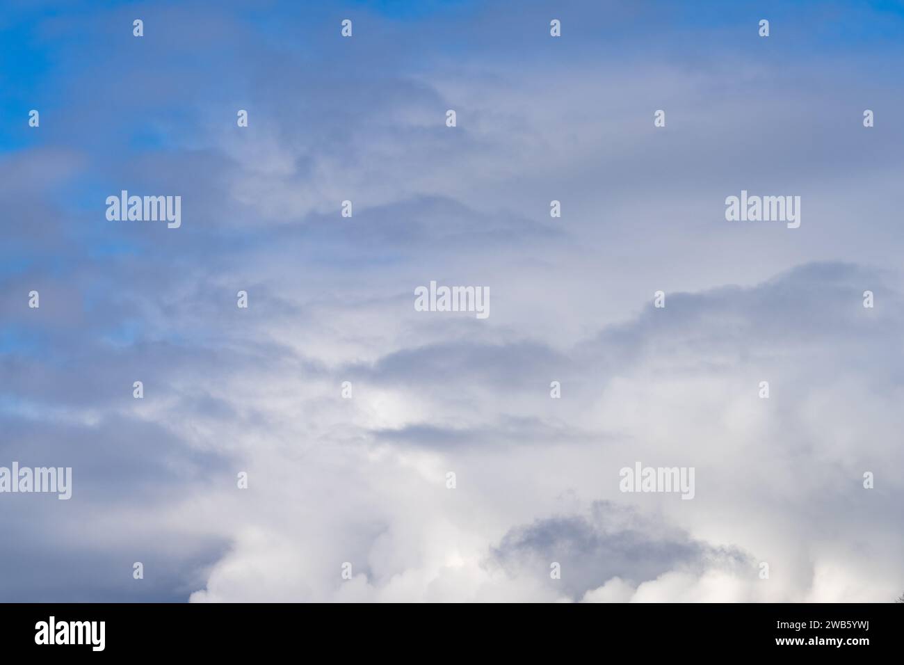 Images Sky à utiliser pour des applications éditoriales, publicitaires ou graphiques. Banque D'Images