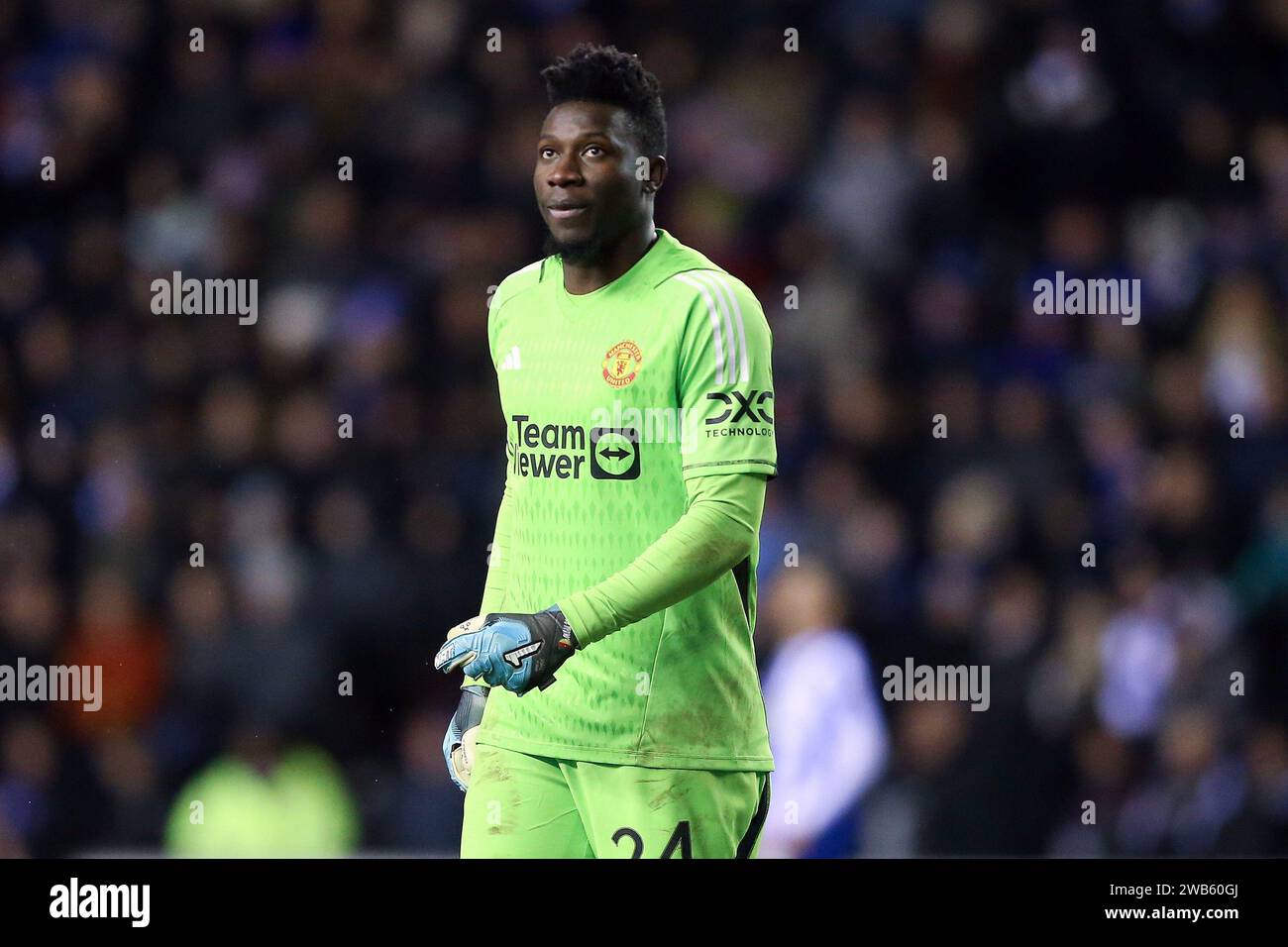 Wigan, Royaume-Uni. 08 janvier 2024. Andre Onana, le gardien de but de Manchester United regarde. Emirates FA Cup, match de 3e tour, Wigan Athletic v Manchester Utd au DW Stadium à Wigan, Lancs, le lundi 8 janvier 2024. Cette image ne peut être utilisée qu'à des fins éditoriales. Usage éditorial uniquement, photo de Chris Stading/Andrew Orchard photographie sportive/Alamy Live News crédit : Andrew Orchard photographie sportive/Alamy Live News Banque D'Images