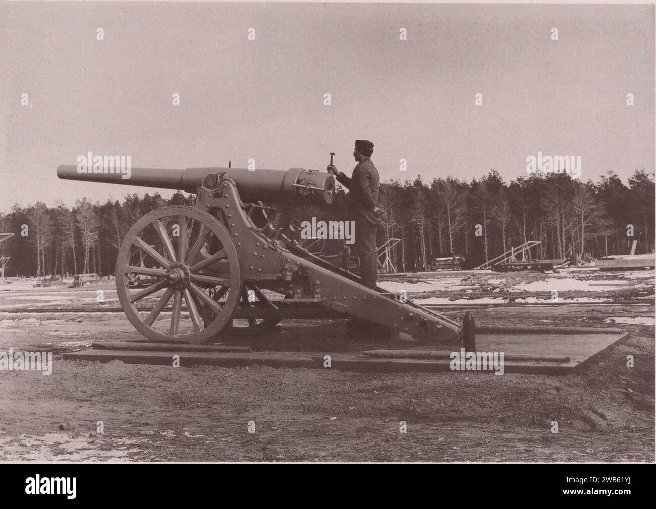 12 cm. Garnison et canon de siège L30 C88 sur chariot mobile avec frein hydraulique. Banque D'Images