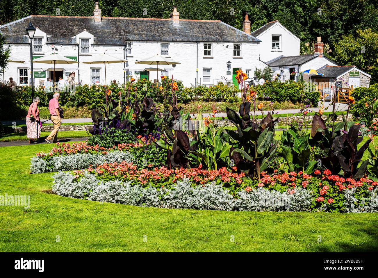 Les coattages historiques Trenance dans les jardins primés Trenanc à Newquay en Cornouailles au Royaume-Uni. Banque D'Images