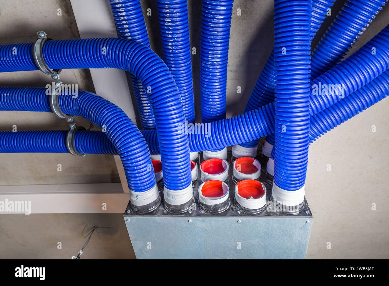 Système de ventilation d'air moderne dans la maison passive pour l'efficacité énergétique Banque D'Images