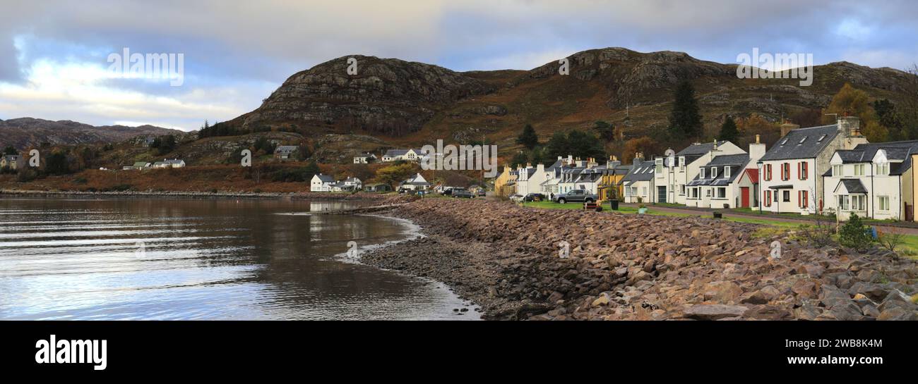 Vue sur Loch Shieldaig, Shieldaig village, Wester Ross, Northwest Highlands, Écosse, ROYAUME-UNI Banque D'Images