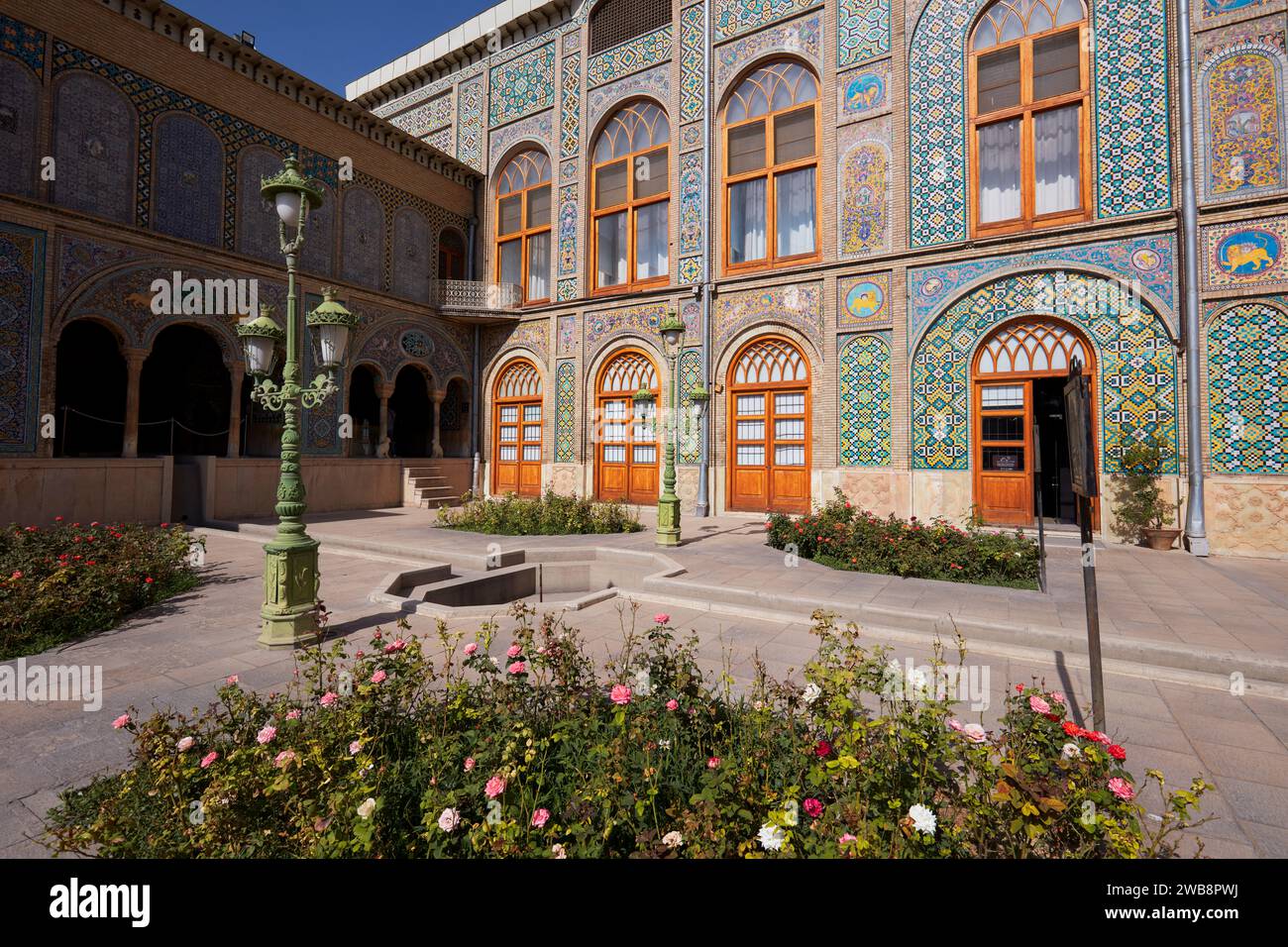 Vue extérieure sur le Palais Golestan, ancienne résidence royale de la dynastie Qajar et site classé au patrimoine mondial de l'UNESCO. Téhéran, Iran. Banque D'Images