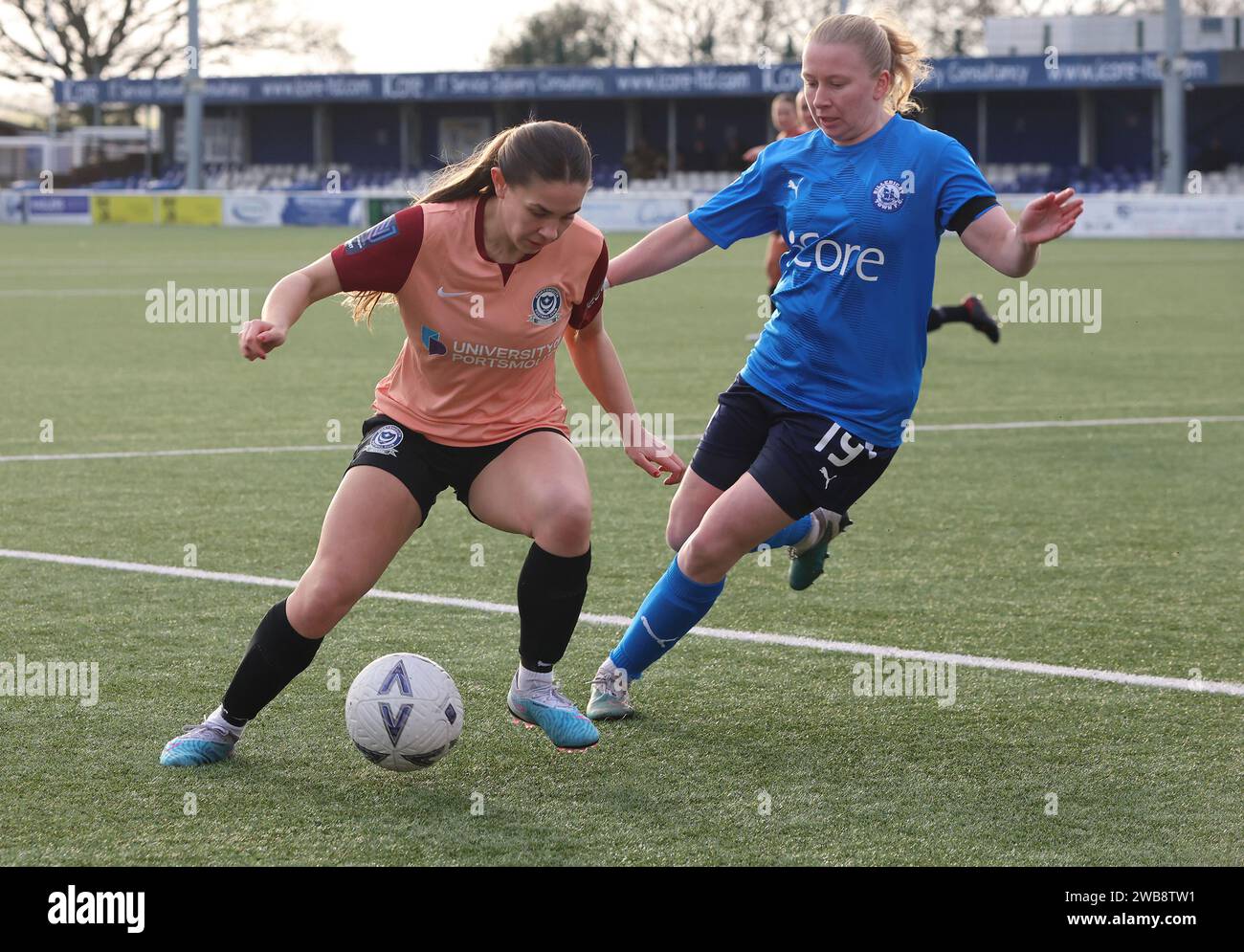 Gauche-droite Nicole Barrett de Portsmouth Women etMorgan Rogers de Billericay Town Womenenduring la FA Women’s National League - Southern Premier Division matc Banque D'Images