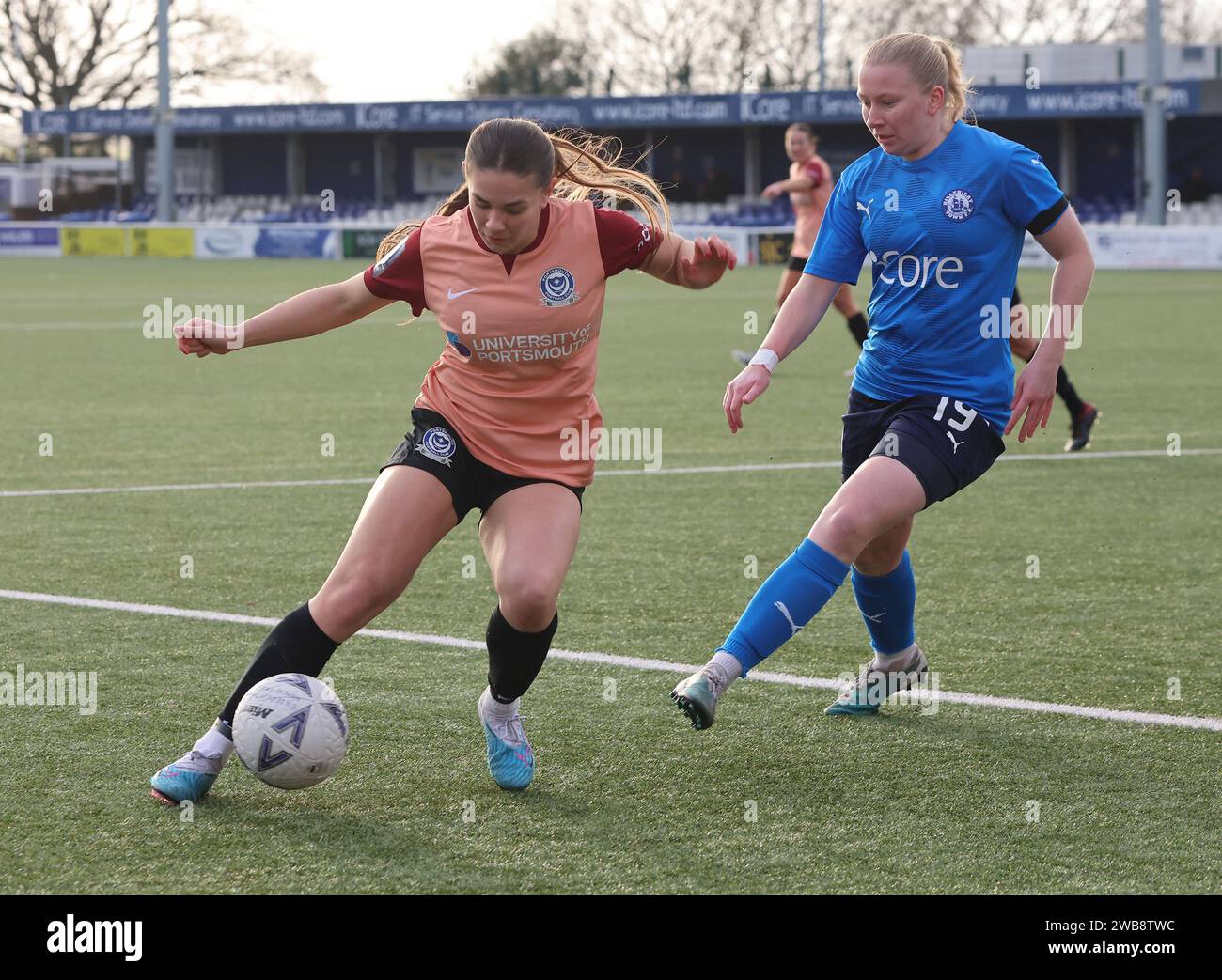 Gauche-droite Nicole Barrett de Portsmouth Women etMorgan Rogers de Billericay Town Womenenduring la FA Women’s National League - Southern Premier Division matc Banque D'Images