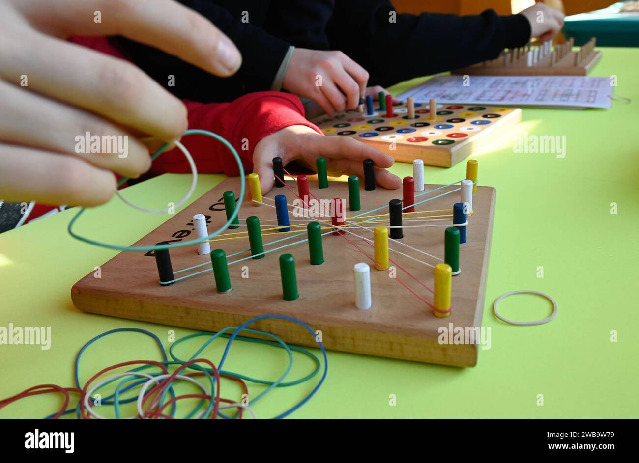 8e festival annuel Voyaging IQ Play, qui présente des jeux intelligents, des casse-tête et des puzzles logiques, à Zlin, République tchèque, le 9 janvier 2024. (CTK Ph Banque D'Images