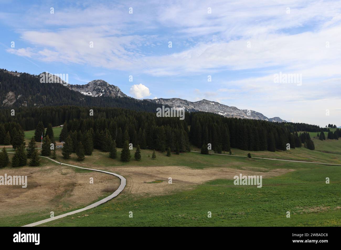 Vue sur une vallée en haute-Savoie Banque D'Images