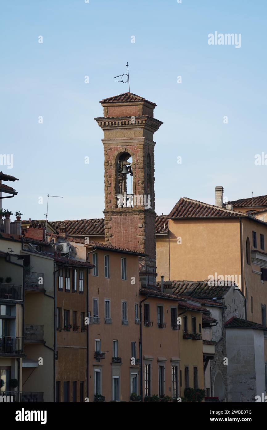 Pont Ponte Vecchio avec boutiques et bâtiments sur le pont à Florence Italie Banque D'Images