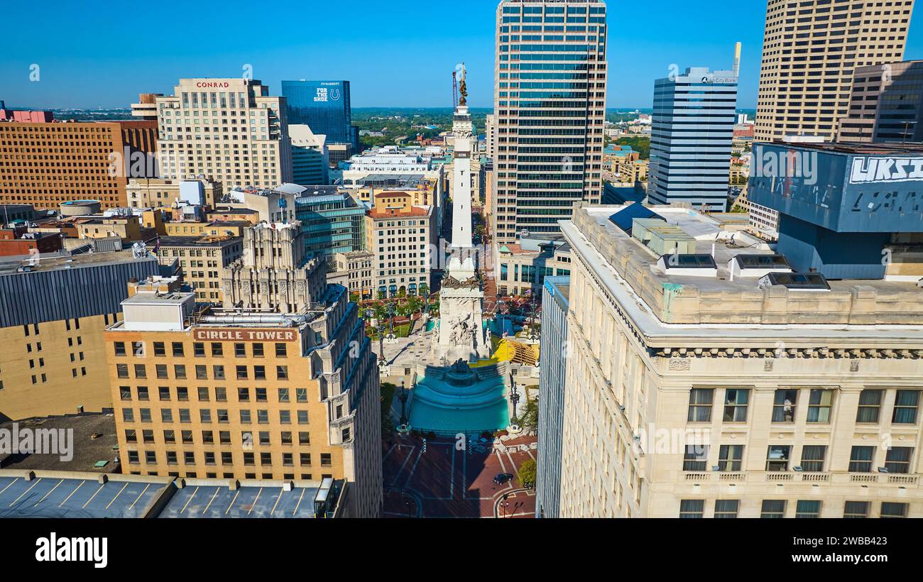 Paysage urbain aérien du centre-ville d'Indianapolis avec Monument Circle et gratte-ciel Banque D'Images