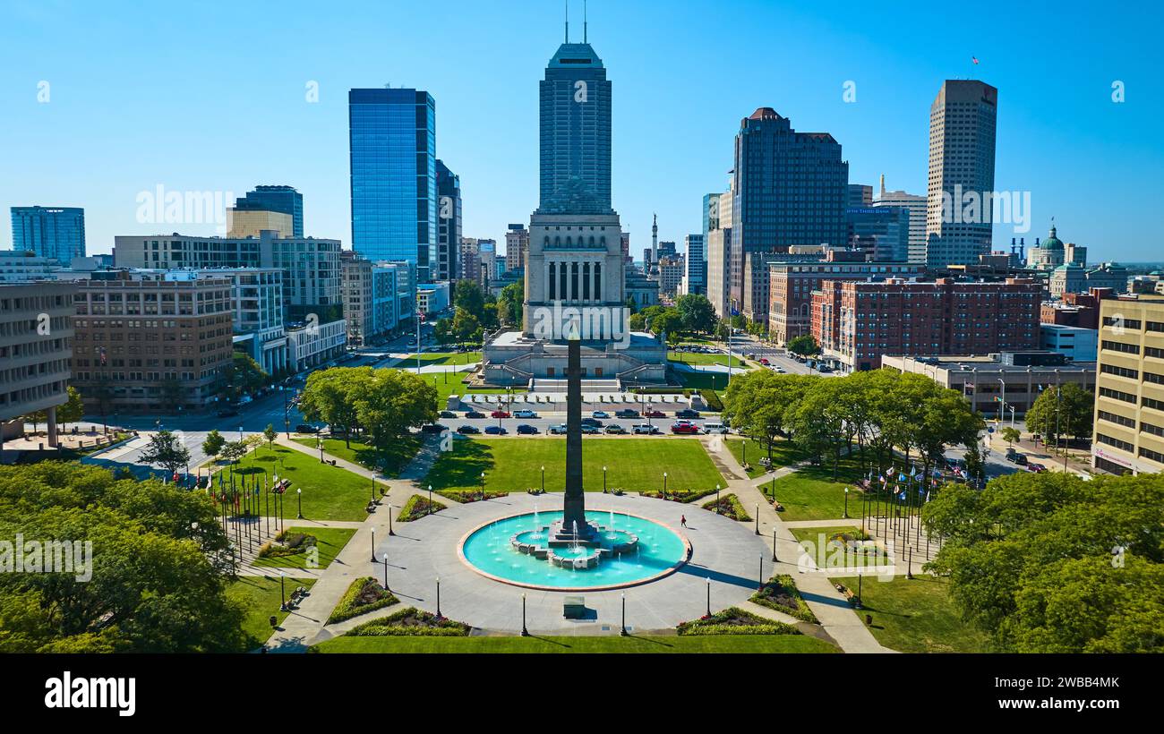 Vue aérienne du mémorial de guerre de l'Indiana dans Urban Park, Indianapolis Banque D'Images