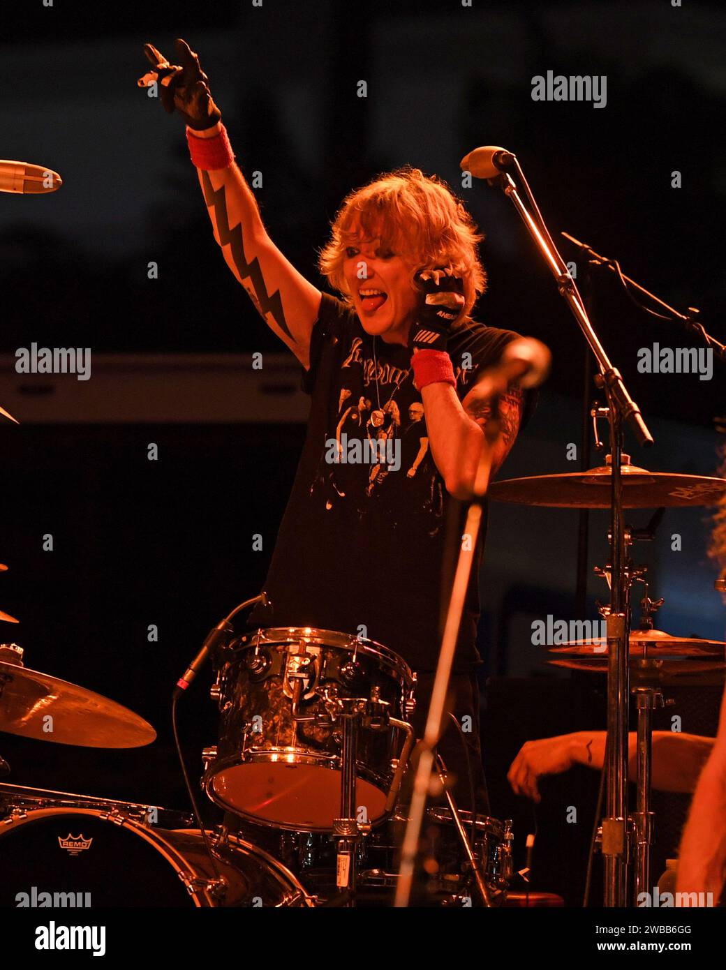**PHOTO DE FICHIER** James Kottak, batteur de Scorpions, est décédé. MIAMI, FL - 23 FÉVRIER : Kingdom Come joue lors du concert de croisière Monsters of Rock au Magic City Casino le 23 février 2019 à Miami, en Floride. Crédit : mpi04/MediaPunch Banque D'Images