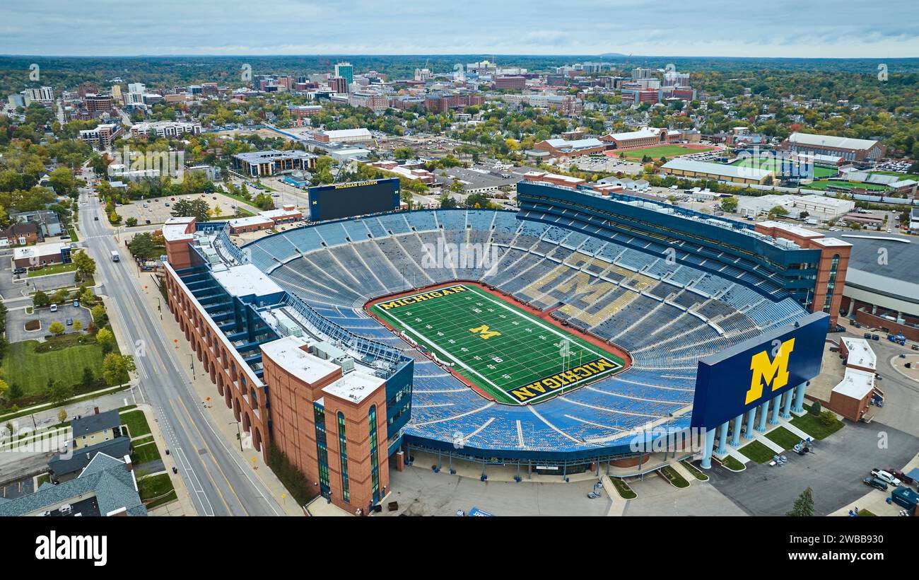 Vue aérienne du stade vide du Michigan à Ann Arbor Banque D'Images