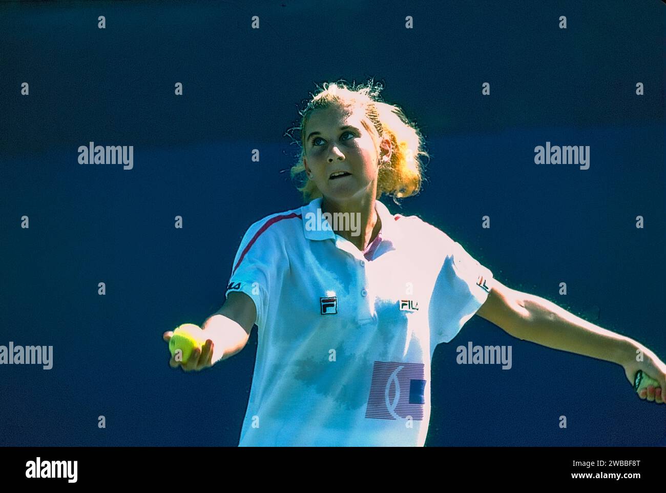 Monica Seles (USA) en compétition à l'US Open de tennis 1990. Banque D'Images