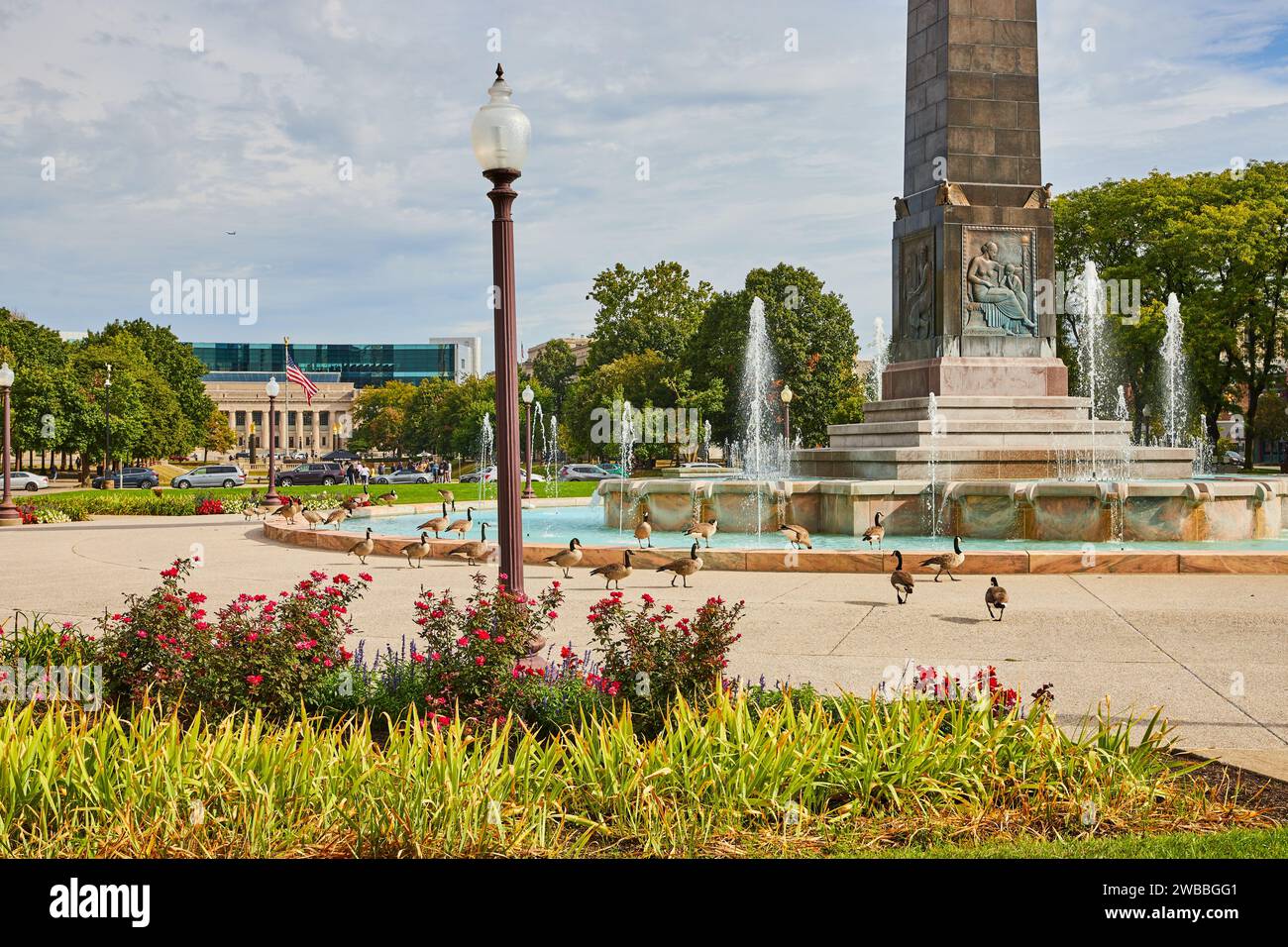 Parc urbain avec fontaine et oies, Indianapolis Plaza Banque D'Images