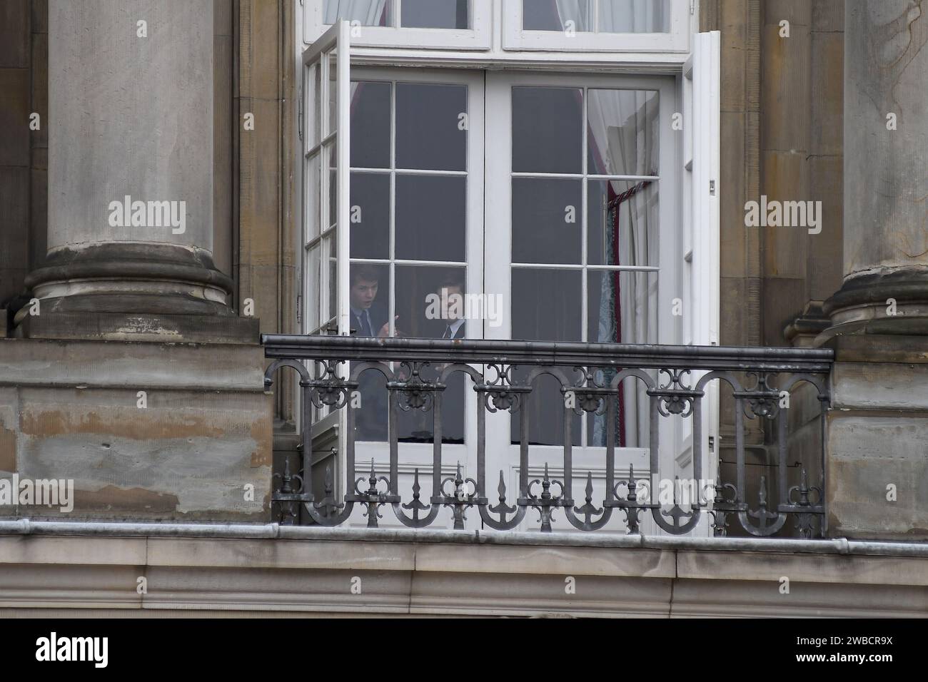 Copenhague/Danemark 16 avril 2018  .H.M.La Reine Margrethe II fête ses 78 ans anniversaire venir ouat Palce Amalienborg balacy compnay son prince Joachim et le prince frederiks était absent de son mari' Il Psrince <nrik qui est mort il y a quelques mois à balacoy la princesse Mary et tous les enfants de sa pincess et prince et le Prince Joachim et la Princesse Marie et leurs enfants aujourd'hui le lundi 16 pareil 2018 (Photo.Francis Joseph Doyen / Deanpictures. Banque D'Images