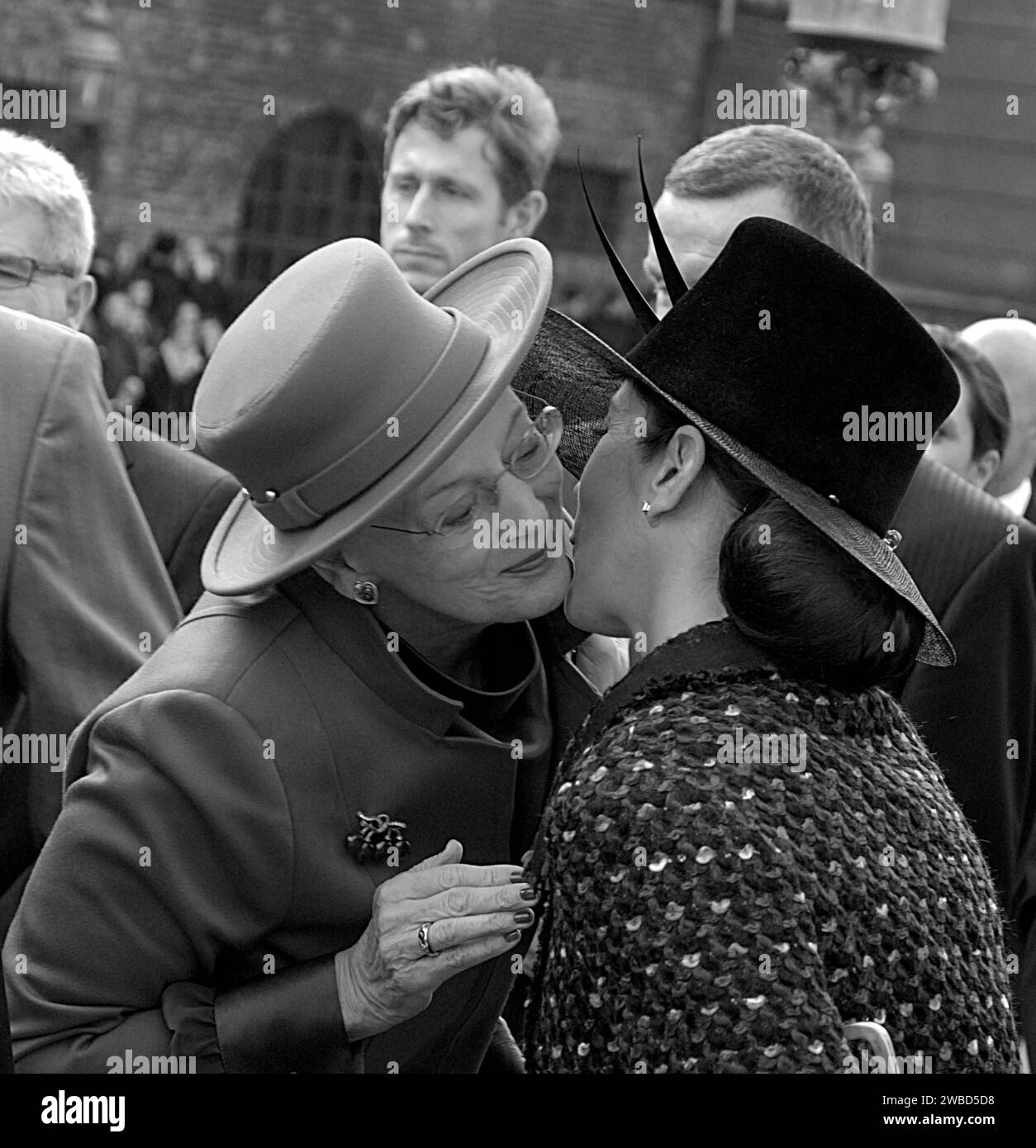 DANEMARK / COPENHAGUE .famille royale danoise S.M. la Reine Margrethe II, son mari le prince Henrik de Danemark, Cornw le prince frederik et la Couronne princesse Marie, Prince joachim et princesse Marie et reine sœur princesse Benedikte arrive à l'ouverture de la vie politique danoise danois Parlement aujourd'hui mardi 5 octobre 2010 PHOTO DE FRANCIS JOSEPH DEAN / DEAN PICTURES Banque D'Images