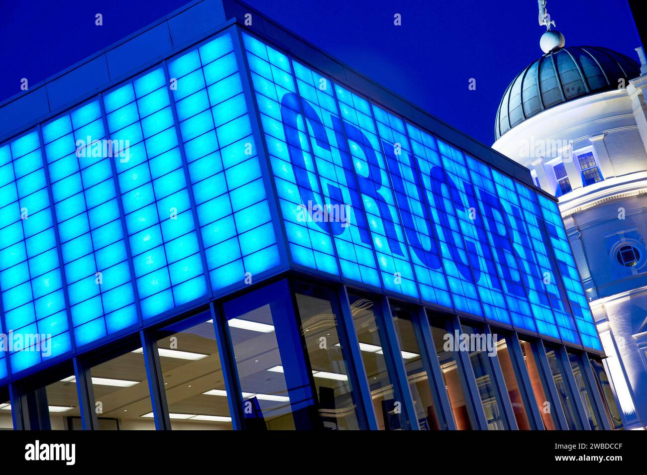 The Crucible Theatre at Night, Sheffield, South Yorkshire, nord de l'Angleterre, Royaume-Uni Banque D'Images