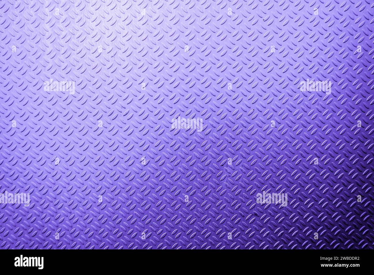 Plaque en damier métallique de couleur violette Banque D'Images