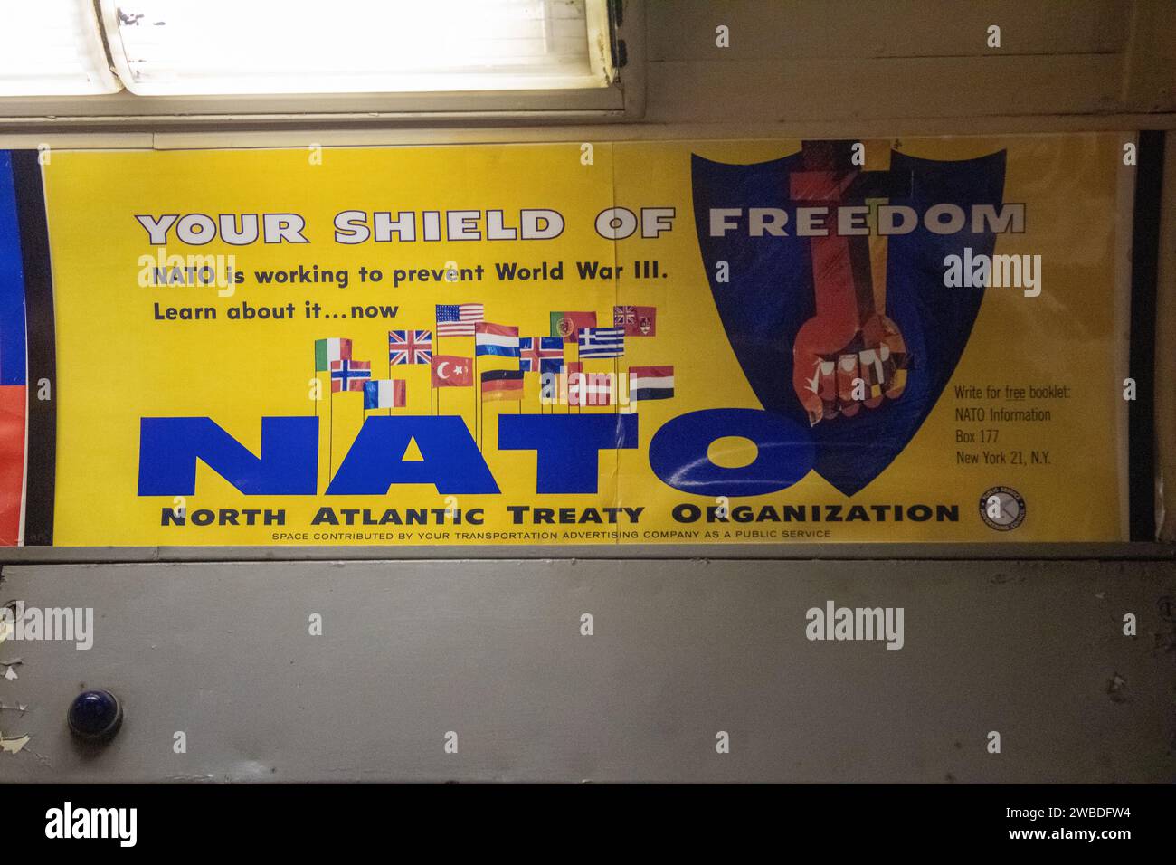 Le métro musée du transit vintage des annonces de vieux temps New York années 1950-60s OTAN Banque D'Images