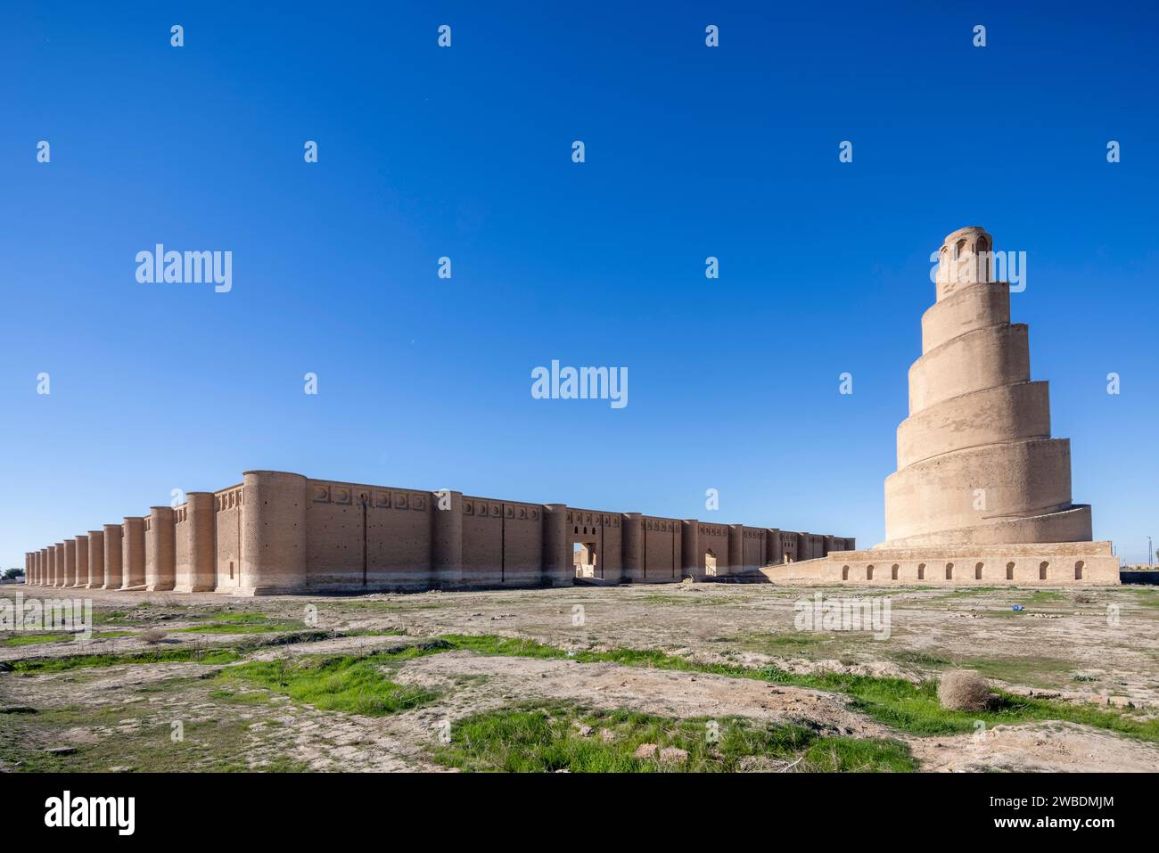 La Grande Mosquée abbasside du 9e siècle de Samarra et son minaret hélicoïdal, Samarra, Irak Banque D'Images