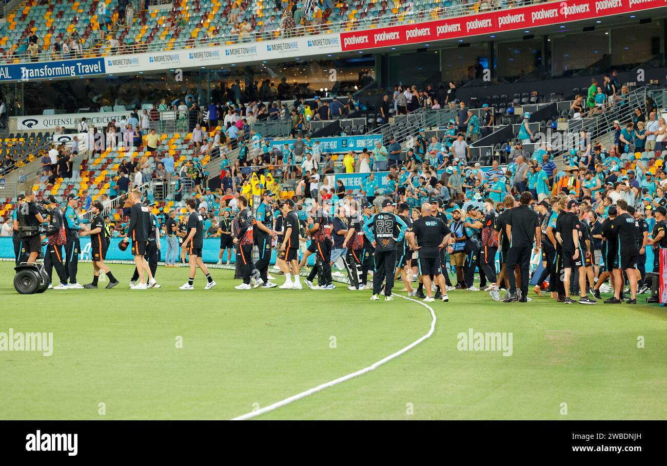 Brisbane, Australie. 10 janvier 2024. Xavier Bartlett bat Jhye Richardson (Perth Scorchers 2) pour remporter le match pour Brisbane Heat au Gabba. Crédit : Matthew Starling / Alamy Live News Banque D'Images