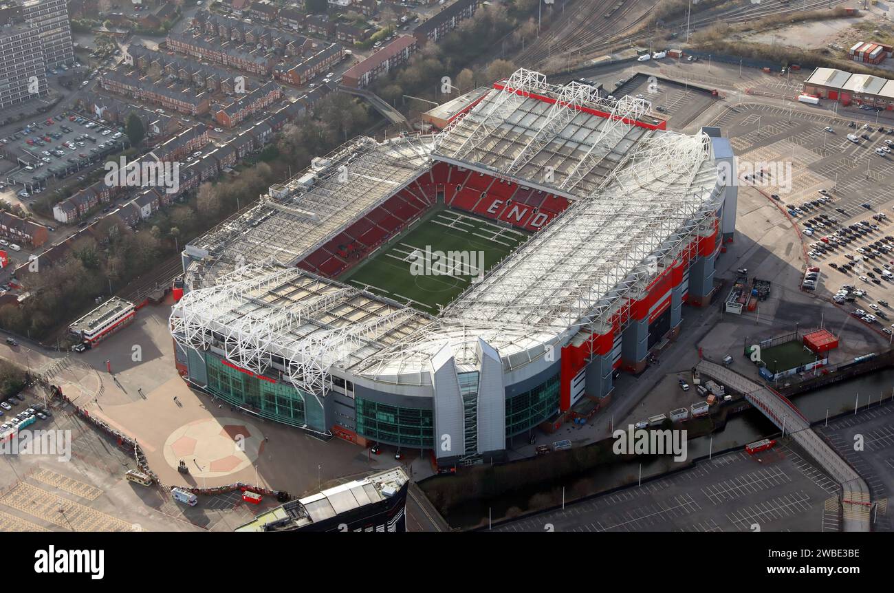Vue aérienne actuelle (2024) du stade de football Old Trafford de Manchester United Banque D'Images