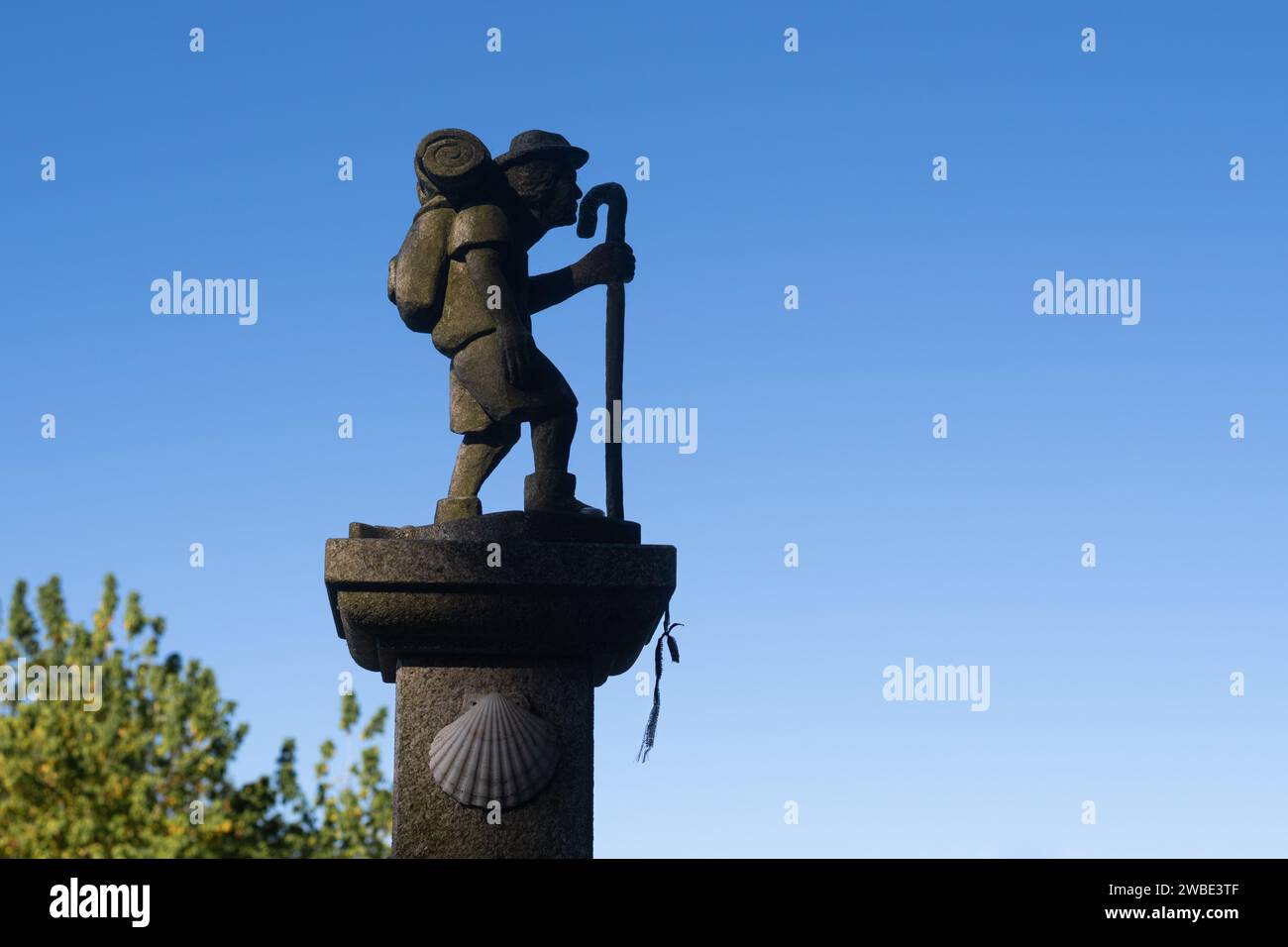 Sculpture de statue de pèlerin en pierre Camino de Santiago, Padron, Espagne Banque D'Images