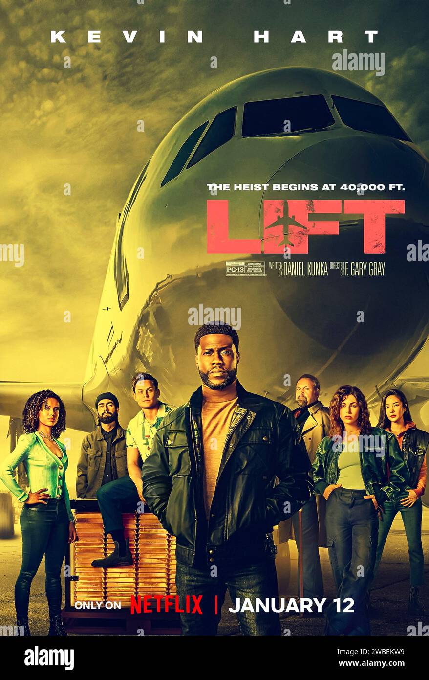 Lift (2024) réalisé par F. Gary Gray et mettant en vedette Kevin Hart, Gugu Mbatha-Raw et Sam Worthington. Suit un maître voleur et son ex-petit ami qui se sont associés pour voler 100 millions de dollars en lingots d'or transportés sur un vol de 777 passagers. Affiche US une feuille ***USAGE ÉDITORIAL SEULEMENT***. Crédit : BFA / Netflix Banque D'Images