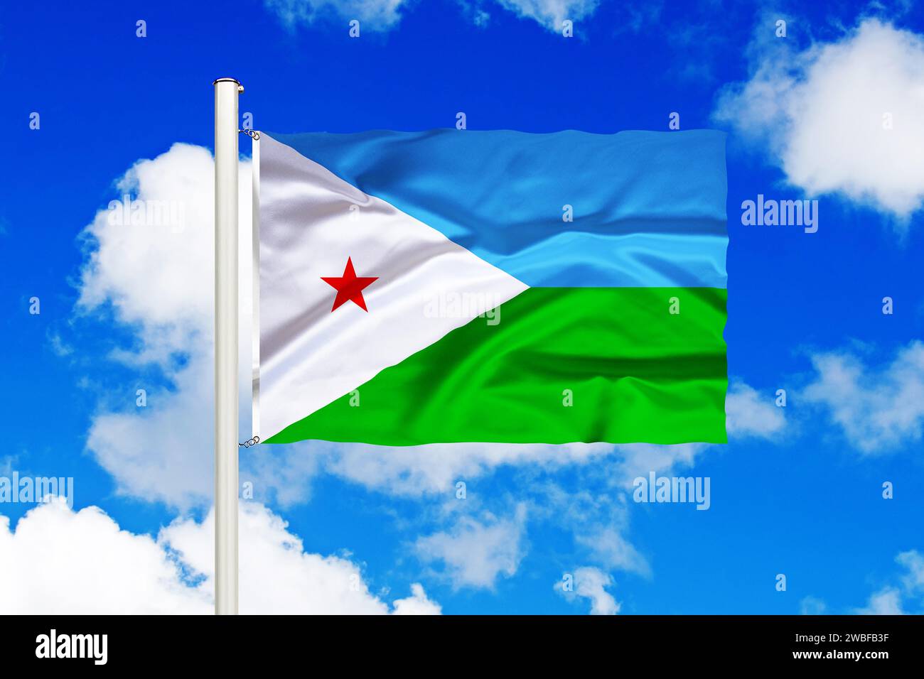 Drapeau national de Djibouti devant les cumulus et le ciel bleu, Studio Banque D'Images