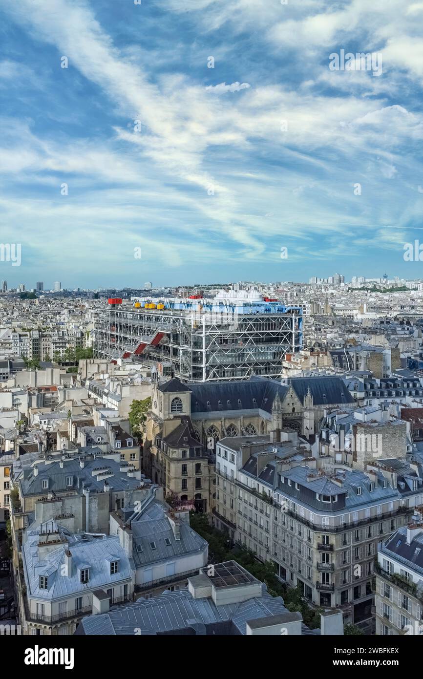 Paris, vue aérienne de la ville, avec le centre Pompidou, et la Défense en arrière-plan Banque D'Images