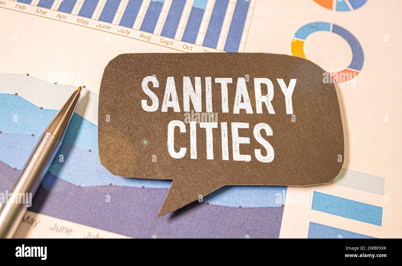 Laissez-passer sanitaire obligatoire rédigé en français à l’entrée d’un restaurant pendant le pandemc Covid-19 Banque D'Images