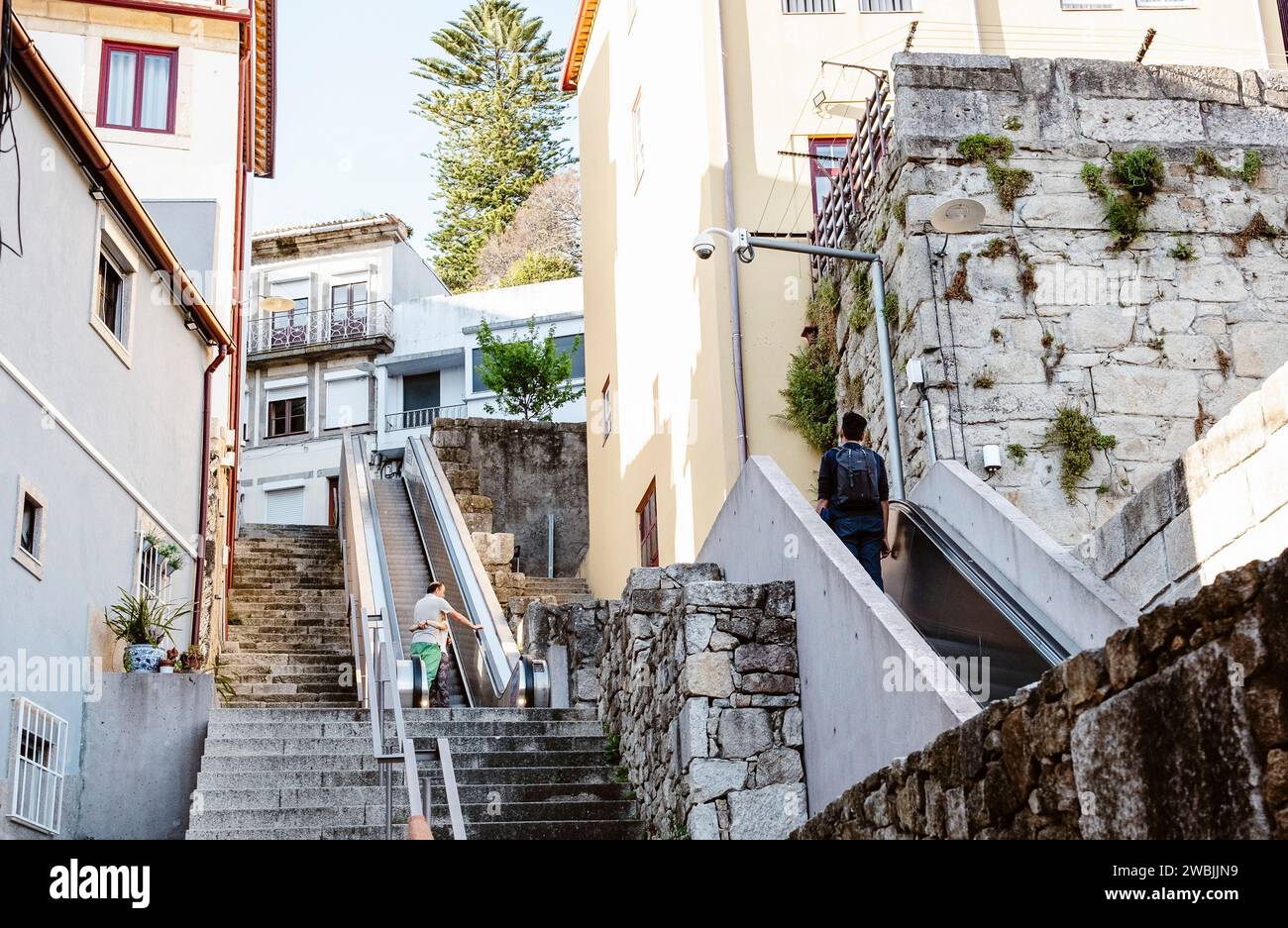Vue réelle des rues de Porto dans les lieux non touristiques, nord du Portugal Banque D'Images