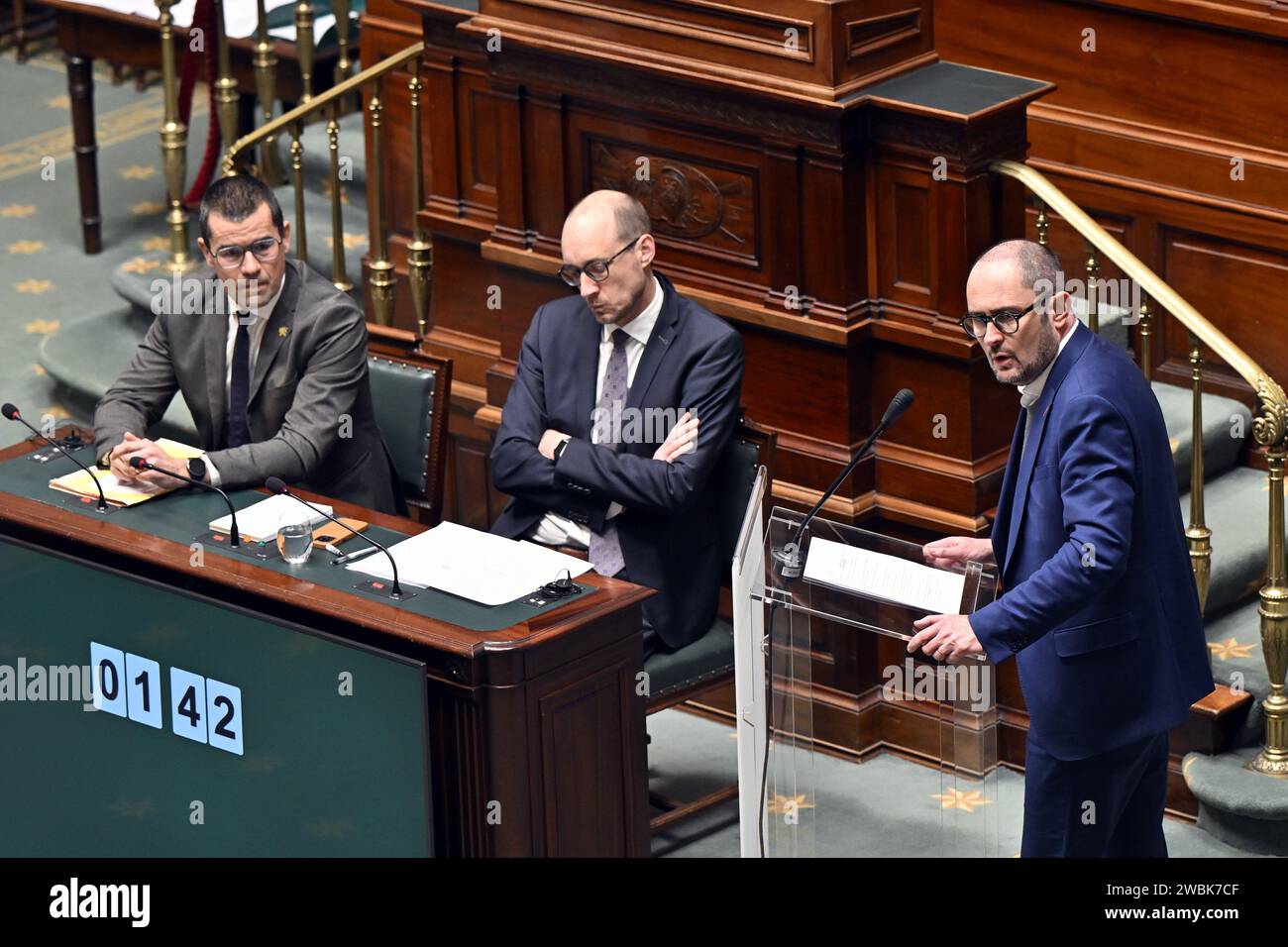 Bruxelles, Belgique. 11 janvier 2024. Sander Loones de N-va, Vincent Van Peteghem, vice-premier ministre et ministre des Finances, et Vincent Van Quickenborne d'Open VLD, photographiés lors d'une réception du nouvel an organisée par la famille royale au Château royal i Laeken/Laken, à Bruxelles, pour les diplomates étrangers et les chefs de mission (ambassadeurs et consuls) accrédités à Bruxelles, jeudi 11 janvier 2024. BELGA PHOTO ERIC LALMAND crédit : Belga News Agency/Alamy Live News Banque D'Images