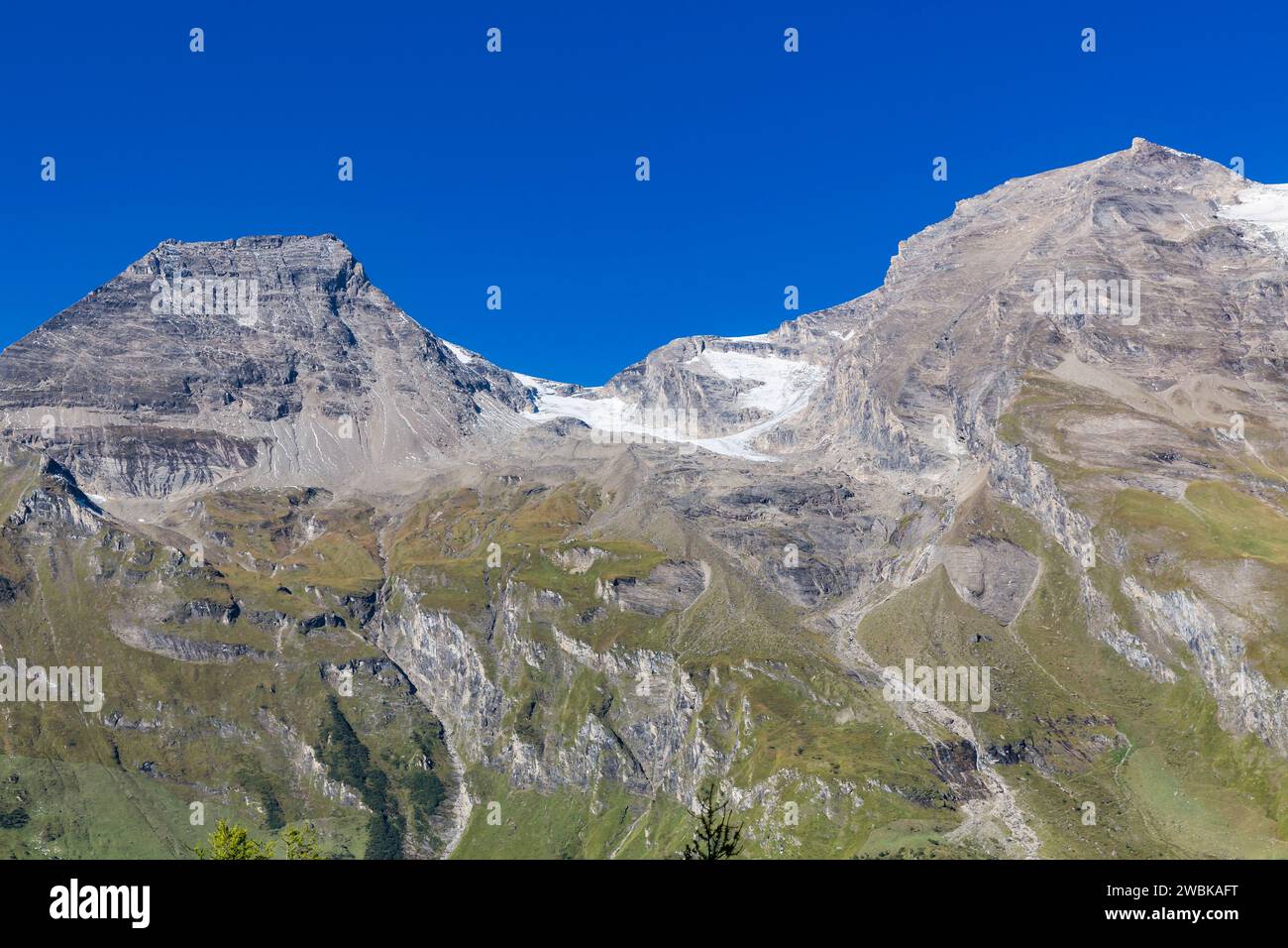 Vue sur les montagnes, Hohe Dock, 3348 m, Vorderer Bratschenkopf, 3401 m, Grossglockner High Alpine Road, Hohe Tauern National Park, Autriche, Europe Banque D'Images