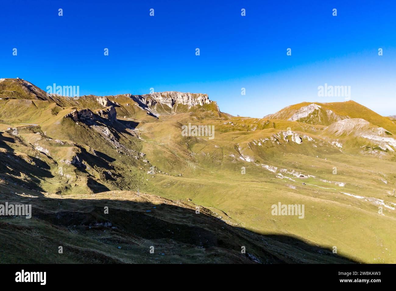 Vue depuis le Hochtor, Edelweißspitze, 2571 m, Hummelwand, Grossglockner High Alpine Road, Hohe Tauern National Park, Autriche, Europe Banque D'Images