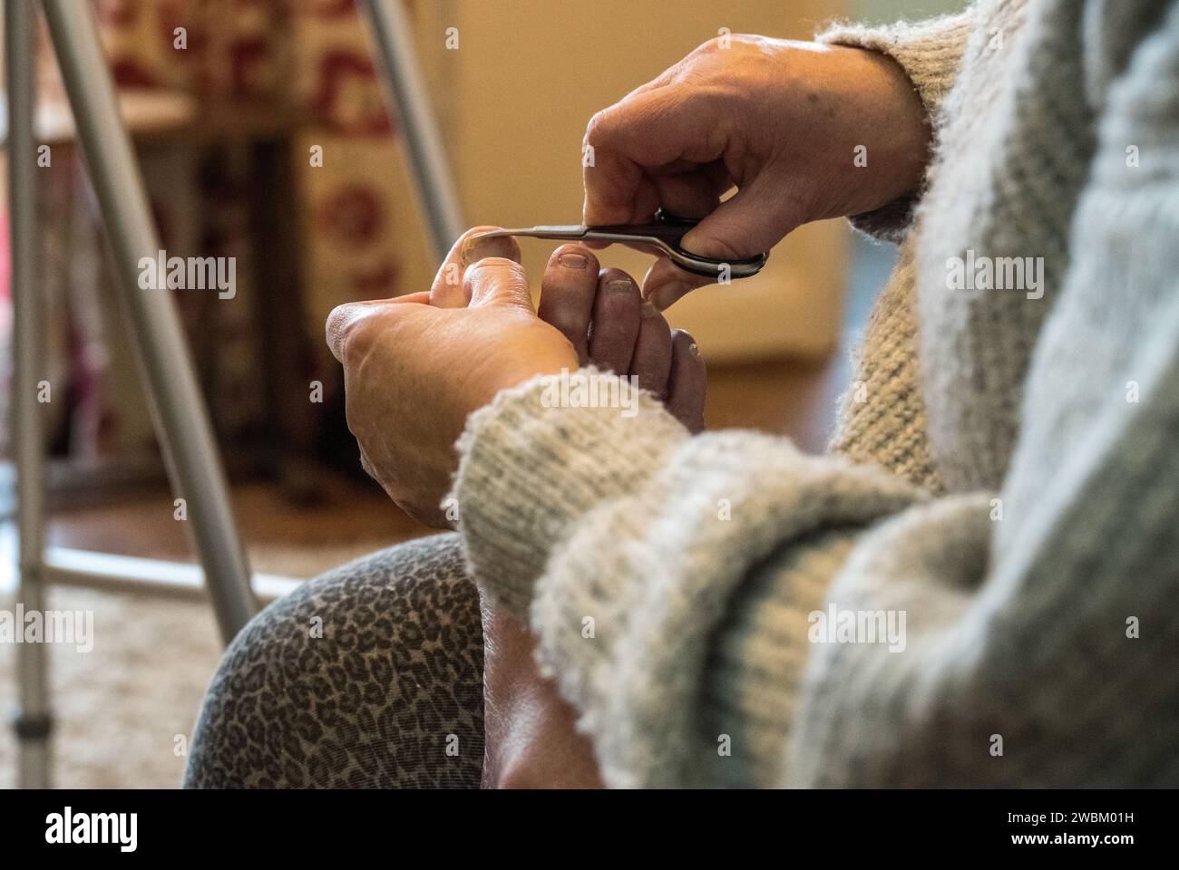 Coupe maman, s ongles d'orteil Banque D'Images