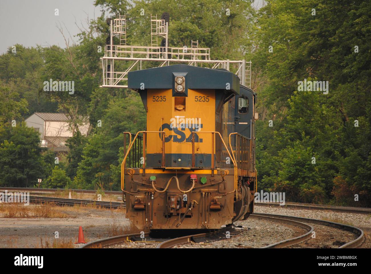 Un train CSX à la gare/dépôt Brunswick, MD, qui effectue des manœuvres de marchandises. Banque D'Images