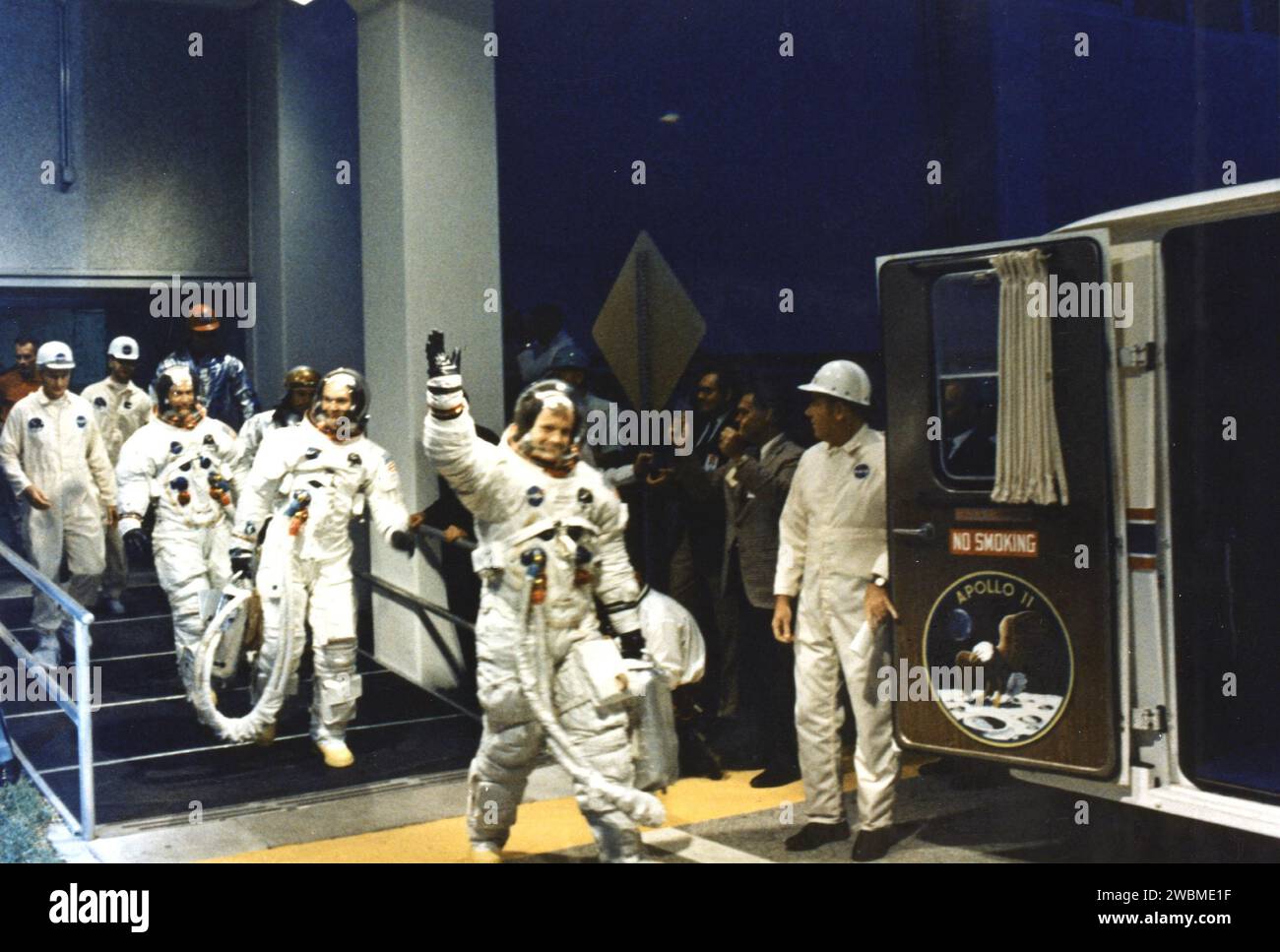 Neil Armstrong, Michael Collins et Edwin Aldrin, l'équipage d'Apollo 11, ont voyagé du bâtiment des opérations au Pad 39A pour la première mission d'atterrissage lunaire habité. Banque D'Images