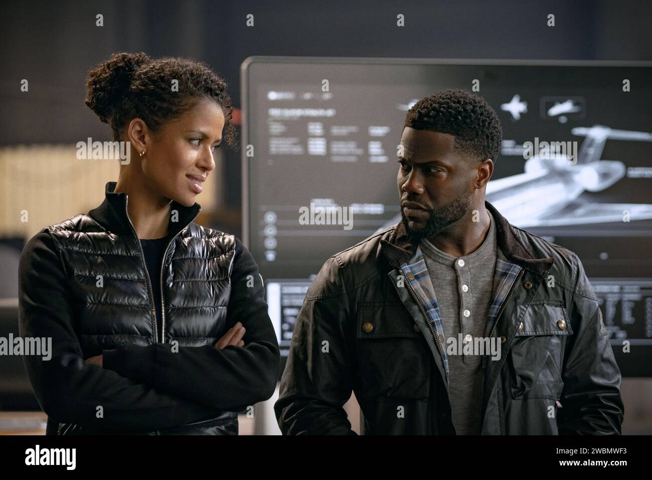 Ascenseur Gugu Mbatha-Raw et Kevin Hart Banque D'Images
