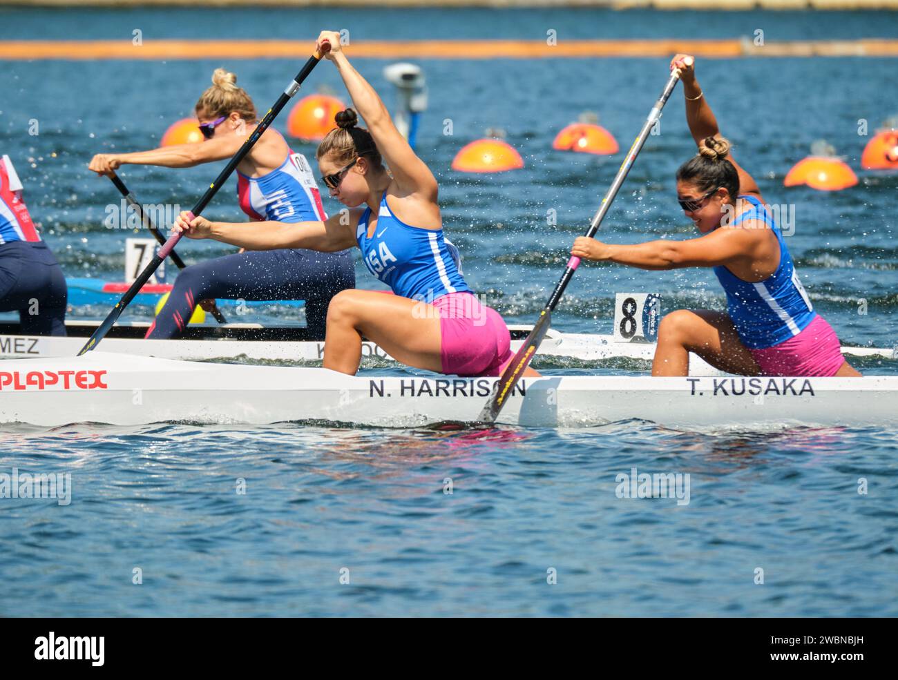 Dartmouth, Canada. 6 août 2022. Nevin Harrison et Ten Kusaka des États-Unis en action dans la finale des Championnats du monde C-2 200m femmes. Les Championnats du monde de canoë-kayak et de paracanoe 2022 de l’ICF ont lieu sur le lac Banook à Dartmouth (Halifax). Banque D'Images